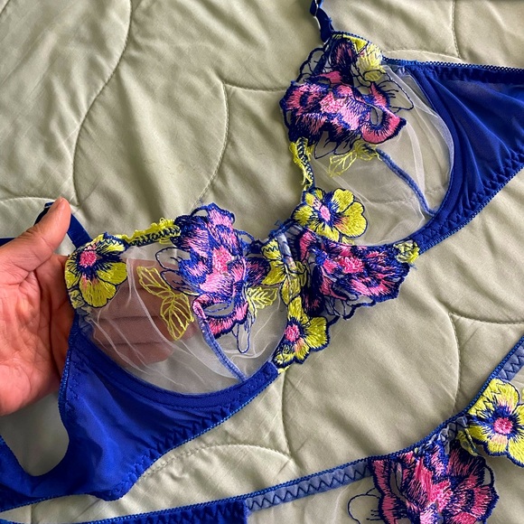 Exotic Lingerie Set ๐๐ฉท๐ - Picture 5 of 12